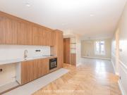 Appartement de type 5 pièces 4 chambres 97 m2 Paris 8e