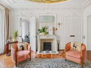 Appartement haussmanien traversant en plein coeur de la...