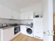Appartement lumineux à louer à Lyon 7ème, 1er étage, 1 p