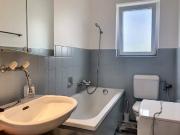 Bright apartment with balcony, currently rented, in a...