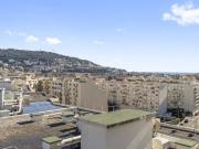 Appartement lumineux avec balcon – Parking et cave
