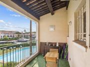 Appartement lumineux avec vue marina et piscine