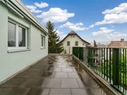 Appartement mansardé lumineux et moderne avec terrasse
