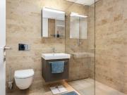 Appartement mansardé moderne de 4,5 pièces dans le...