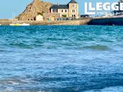 APPARTEMENT NEUF au 1er ET. vue port de plaisance 3...