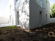 Appartement neuf avec terrasse, parking couvert et...