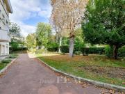 Appartement non meublé dans une résidence avec jardin