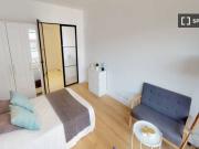 Chambre dans un appartement partagé de 5 chambres à...