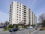 Appartement rafraîchi de 3 pièces au 9? étage, avec...