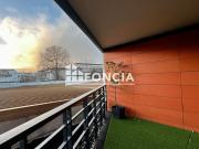 Appartement récent avec terrasse et parking – Place Ravezies