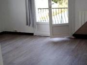 Appartement reconstruit à neuf lumineux avec balcon à lou