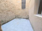 Appartement rénové à louer 2 pièces avec extérieur...