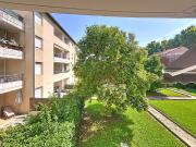Appartement rénové avec balcon et parking