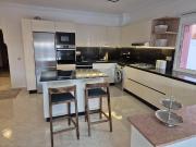 Appartement rénové avec piscine privative à louer