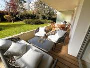 Appartement rénové avec terrasse et parking