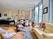 Appartement rénové immeuble pierre SAINT SEURIN
