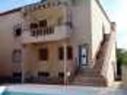 Appartement se forme d'une villa avec piscine