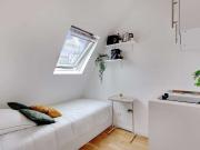 Appartement Studio sous les toits à louer à Chaillot, Paris
