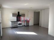 Appartement T3 avec garage et balcon 1er étage PIERRE BENITE