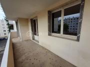 Appartement T3 bis avec terrasse, loggia et cave –...
