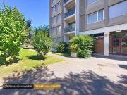 Appartement T3 Bron dernier étage avec balcon et garage