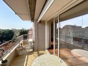Appartement T3 traversant avec terrasse et parking