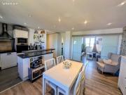 Appartement traversant et lumineux au dernier étage –...