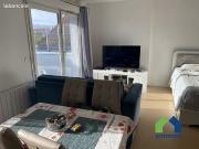 Appartement une pièce avec balcon, vendu avec place de...