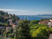 Appartement villa de 4 pièces avec terrasses et vue mer...