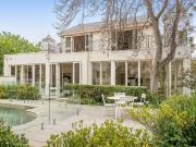 Appealing lifestyle opportunity across one block or two