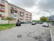 Apresentamos este acolhedor apartamento T3 no Barreiro....