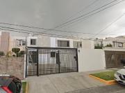 ¡Aprovecha esta gran oportunidad en Naucalpan! Casa en 2...