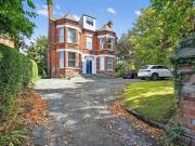 Apt 1, 8 Adelaide Park