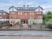 Apt 3, 1 Deramore Park South