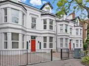 Apt 3, 37 Wellington Park