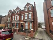 Apt 4, 1 Eglantine Place