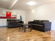 Apt 4, 4 Darnley Road