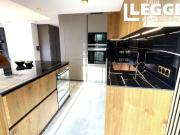 Apt. rénové 85m², 26m² terrasses, 3 pièces, 2 chambres,...