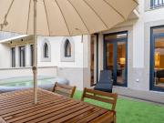 Apt. T1+1 c/ Jardim a 190 mt Est. Do Metro S. Bento...
