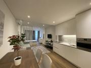 Apt. T1+1 c/ Varanda a 190 mt Est. Do Metro S. Bento...