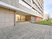 Apt. T4+1 Duplex c/ 270 m2. Junto ao Bairro de Hollywood...