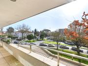 Apt. T5 Duplex c/ 270 m2. Junto ao Bairro de Hollywood...