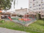 Apto 02 Dormitorios semi mobiliado c/ vaga no Cond. Village.