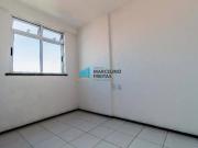 Apto 02 quartos bem localizado prox a Fametro 01 vaga...