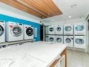 Apto 1 dormitório suíte com 56m², 1 vaga no Três...