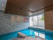 Apto 2 dormitórios sendo suite, sala com sacada, vaga...