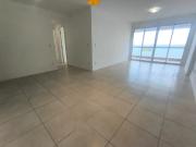 Apto 3 quartos sendo 1 suÃte, Frente para Mar, com...