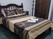 Apto com 02 dorms com portas balcão, sendo 01 suíte, 01...