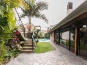 Apto Crédito! Casa con local comercial y garage Apto Crédito! Casa con local comercial y garage