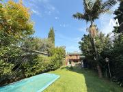 APTO CRÉDITO Casa en venta de 5 ambientes con cochera...